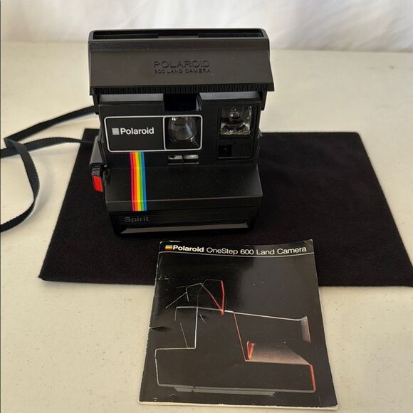 Polaroid Spirit 600 land striped Camera - Black - Picture 1 of 5
